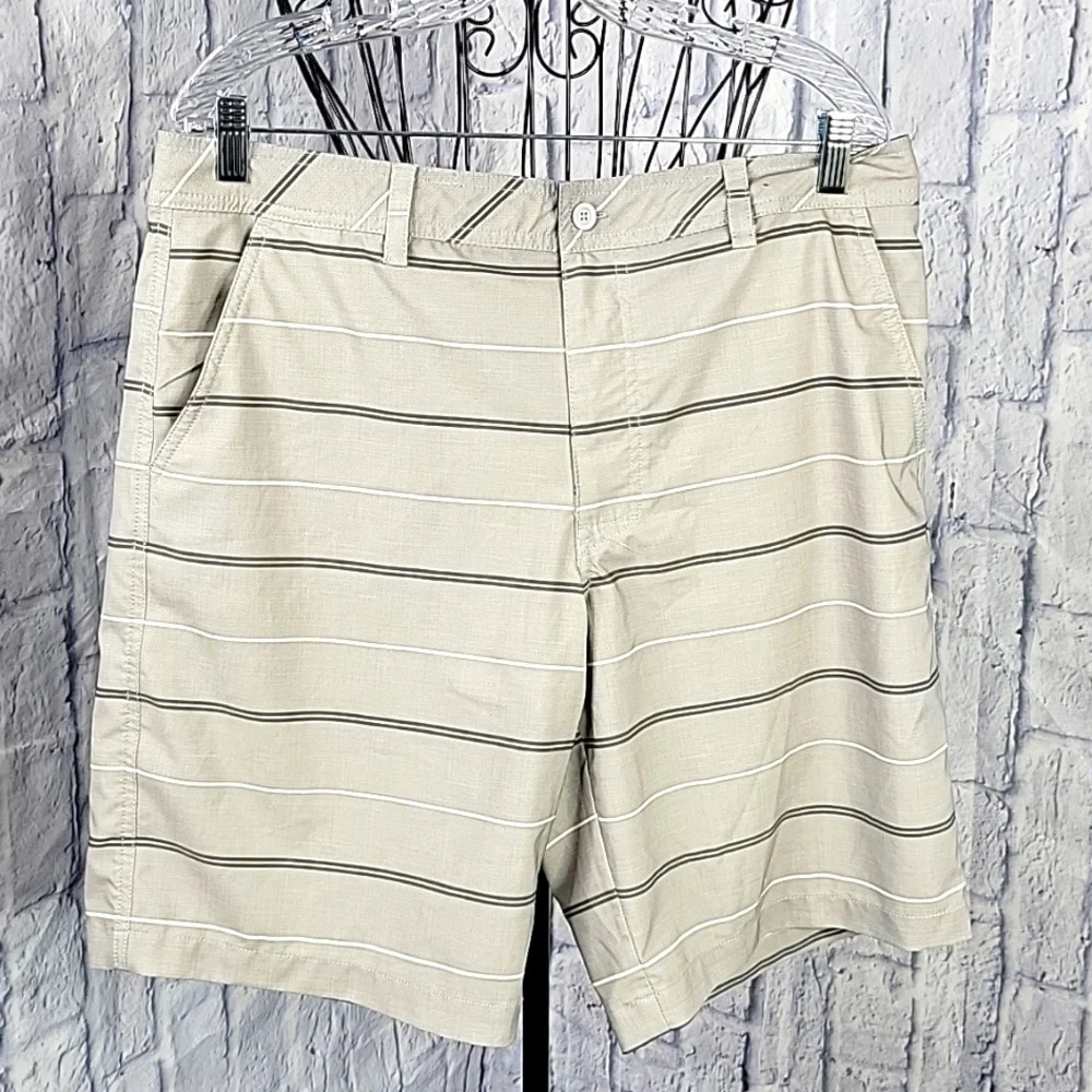 MOSSIMO Hybrid Gray and‎ White Shorts Size 36
